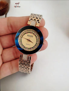 Elegant Women's Quartz Watch: Stylish Chain Strap - 1 Pc, Round Dial